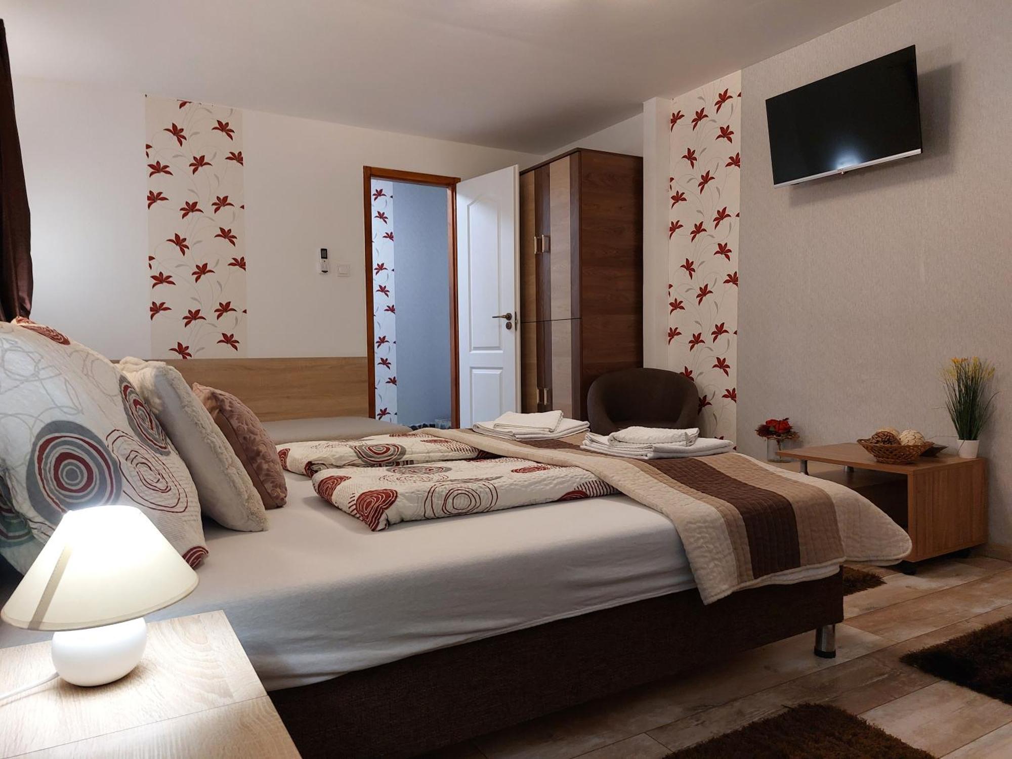 Tulipan Vendeghaz Apartment Sarospatak Ngoại thất bức ảnh