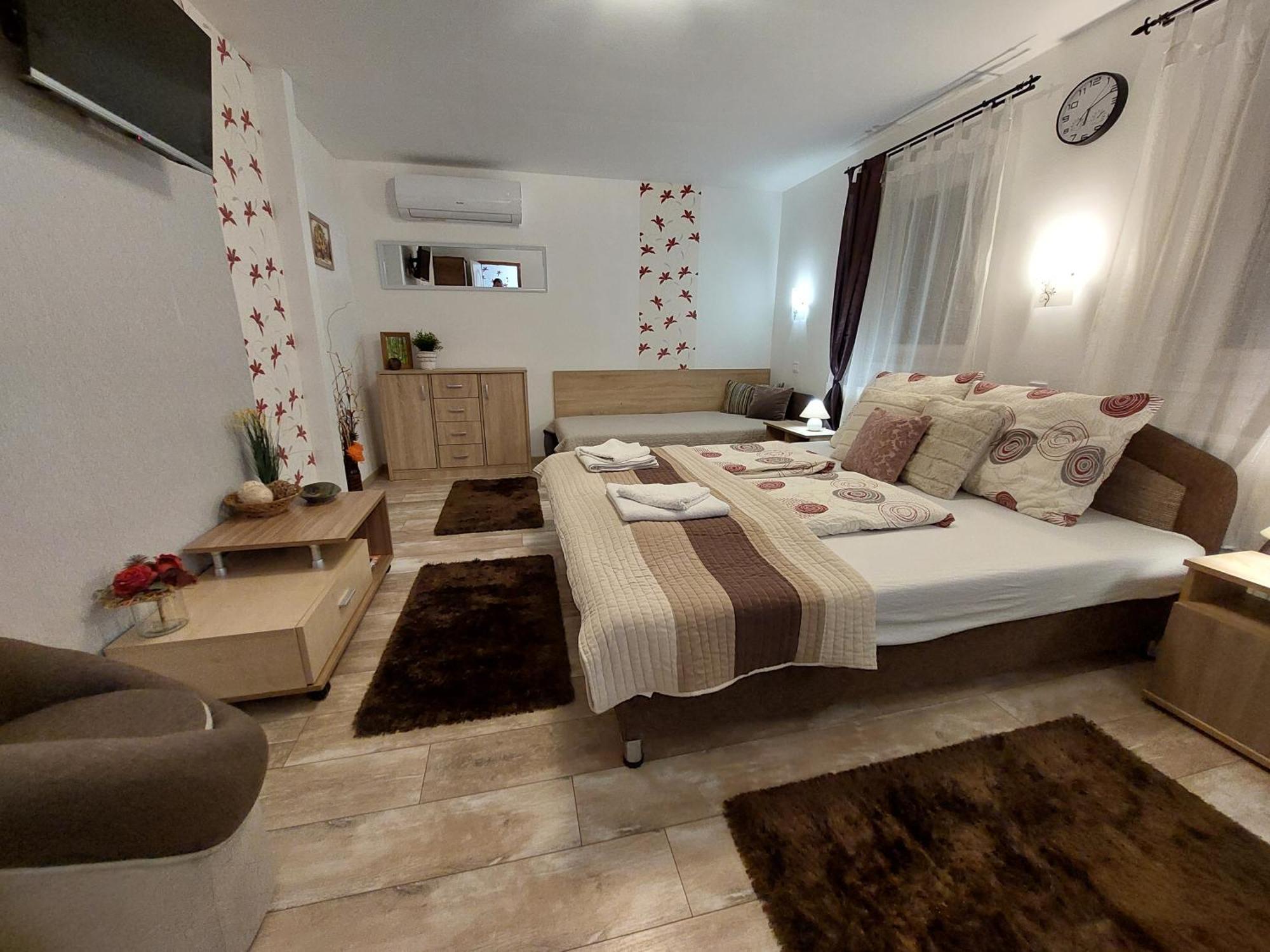Tulipan Vendeghaz Apartment Sarospatak Ngoại thất bức ảnh