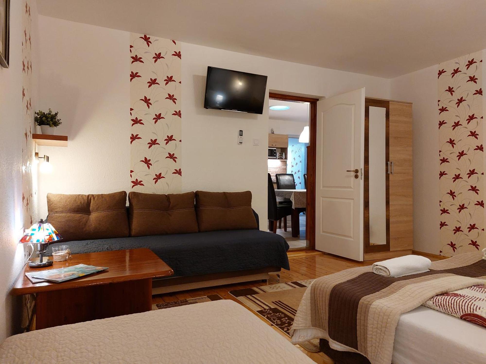 Tulipan Vendeghaz Apartment Sarospatak Ngoại thất bức ảnh