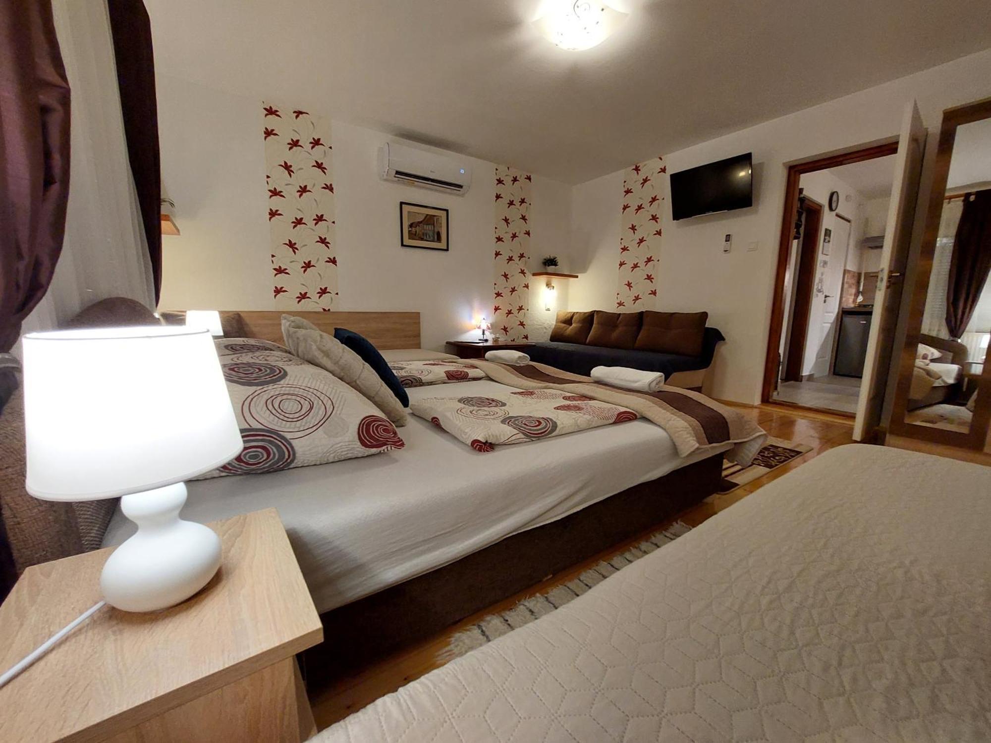 Tulipan Vendeghaz Apartment Sarospatak Ngoại thất bức ảnh
