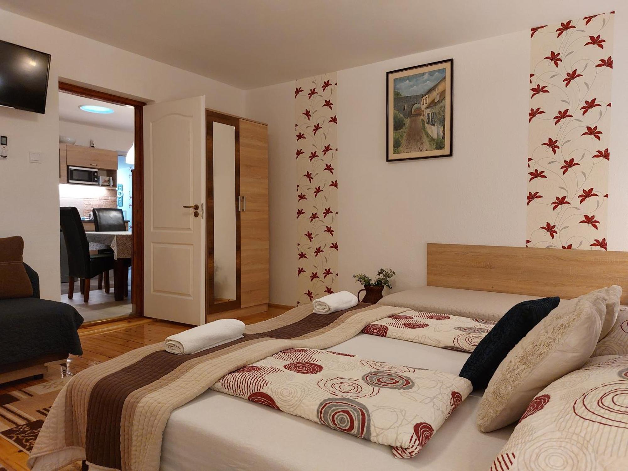 Tulipan Vendeghaz Apartment Sarospatak Ngoại thất bức ảnh