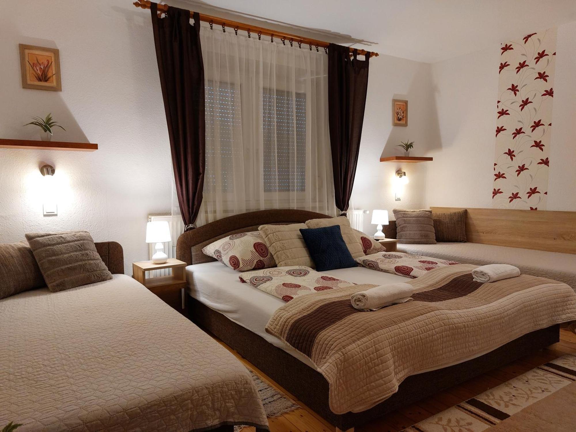 Tulipan Vendeghaz Apartment Sarospatak Ngoại thất bức ảnh