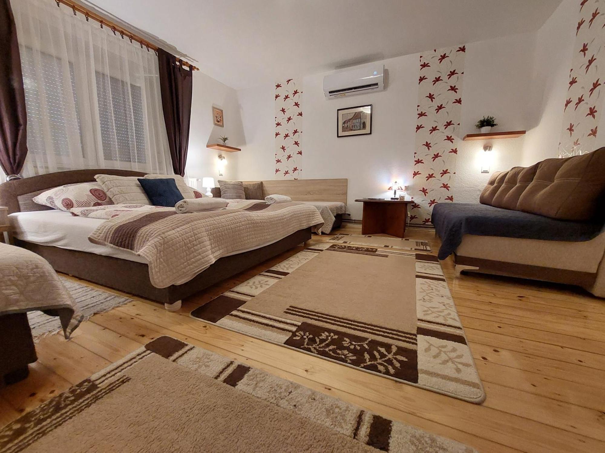 Tulipan Vendeghaz Apartment Sarospatak Ngoại thất bức ảnh