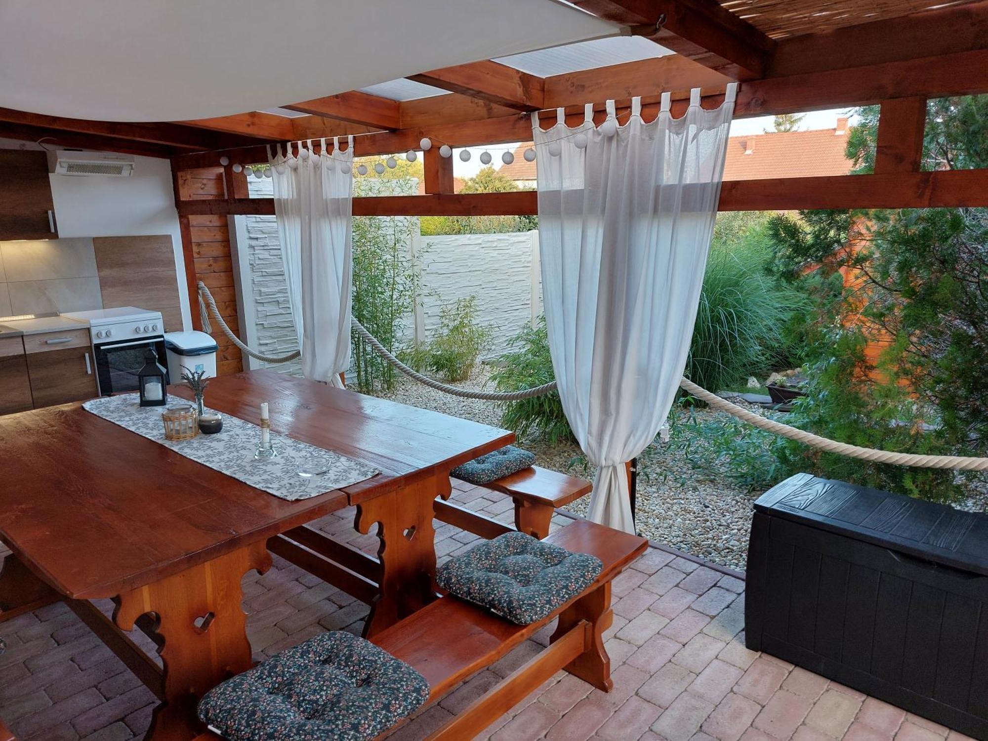 Tulipan Vendeghaz Apartment Sarospatak Ngoại thất bức ảnh
