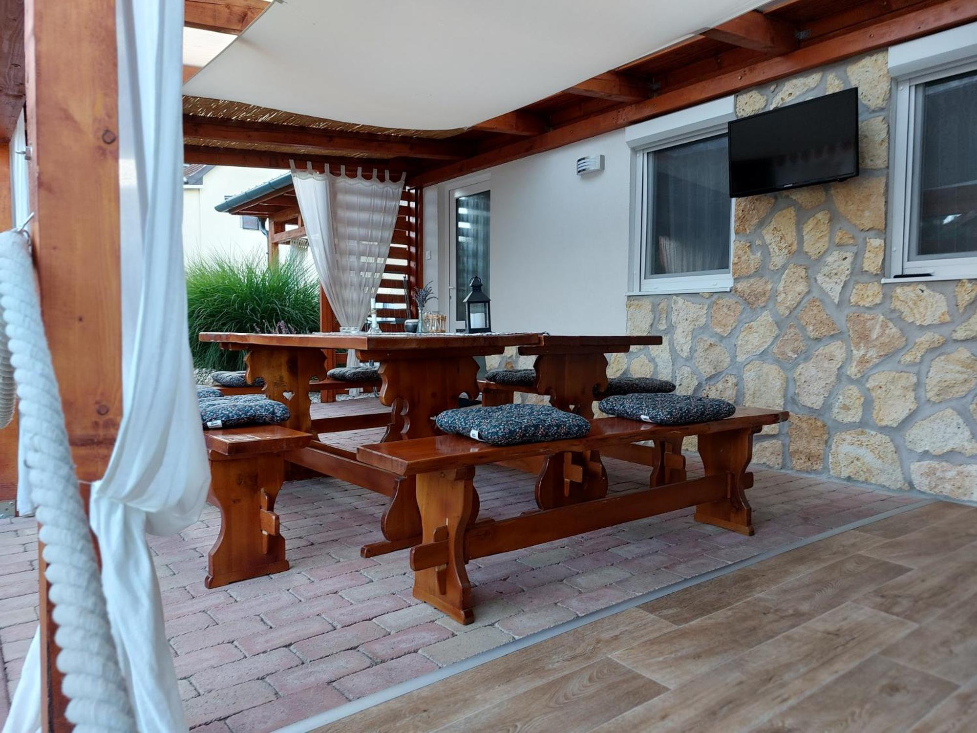 Tulipan Vendeghaz Apartment Sarospatak Ngoại thất bức ảnh